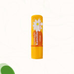Pflegender Lippenstift mit fruchtigem Limettenöl, Bienenwachs und Carnaubawachs.