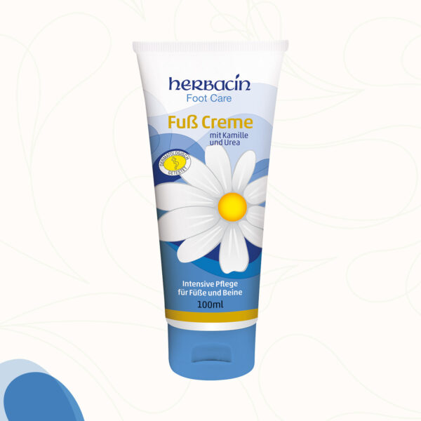 Fuß-Creme mit Urea und Kamille sowie Mandel- und Avocadoöl gegen trockene Füße und Hornhaut in der 100 ml Tube.