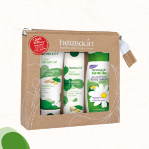 Das Herbacin Geschenkset-Body Care Fresh besteht aus einer 200 ml Tube Herbacin Kräuter Shower Gel Zitronengras-Ingwer, einer 200 ml Flasche Herbacin Kräuter Shampoo Balance und einer 250 ml Flasche Herbacin Body Lotion