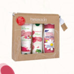 Das Herbacin Geschenkset-Body Care Fruity besteht aus einer 200 ml Tube Herbacin Kräuter Shower Gel Drachenfrucht-Passionsfrucht, einer 200 ml Flasche Herbacin Kräuter Shampoo Pflege und einer 250 ml Flasche Herbacin Intensiv Pflege Body Lotion