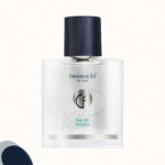 Das Herbacin for men Camouflage Eau de Toilette in der 50 ml Flasche ist ein markanter Duft mit Holznoten von Guajak, Lorbeer und Sandelholz sowie fruchtige Noten aus Grapfruit, Zitrone und Melone. Die richtige Würze geben Vetiver, Patschuli, Kardamon und schwarzer Pfeffer.